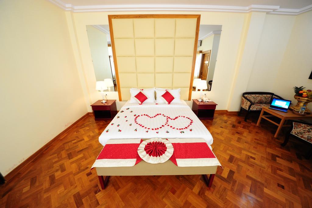 Royal Inlay Hotel Nyaung Shwe Exterior photo